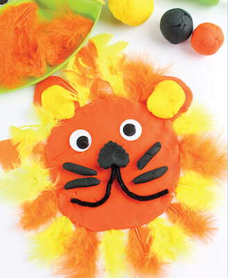 Play Dough Lion Craft para preescolar por The Craft Train