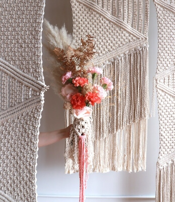 Bouquet + Vase Wrap Pattern by MACRAMEMODERN