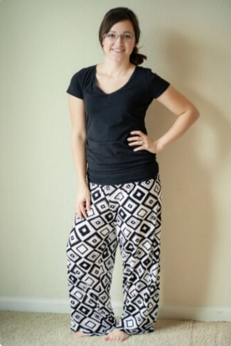 Patrón de costura de pantalones de pijama de mujer por SeaminglySmitten