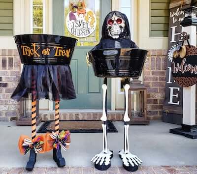 DIY Halloween Candy Stand Cauldron by Kim & Garrett Make It!