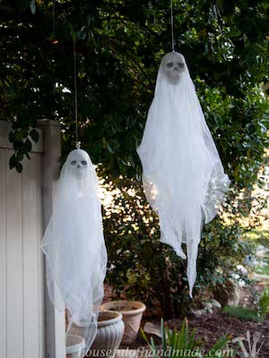 DIY Spooky Skull Ghosts by Crafting My Home