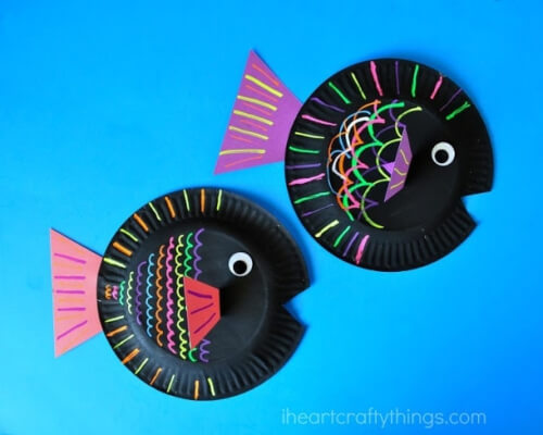 Plato de papel Fish Kids Craft de I Heart Crafty Things