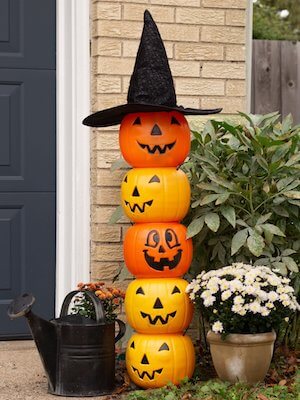 Glowing Plastic Jack O' Lantern Totem by Scratch And Stitch