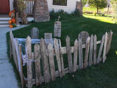 Spooky Pallet Halloween Headstones by Twelve On Main