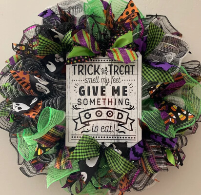 DIY Wreath Kit Halloween Trick or Treat from SmallTownGirlWreaths