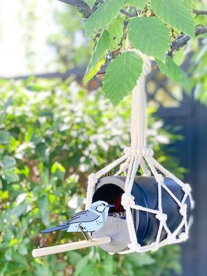 DIY Macrame Bird Feeder by Making Things Is Awesome