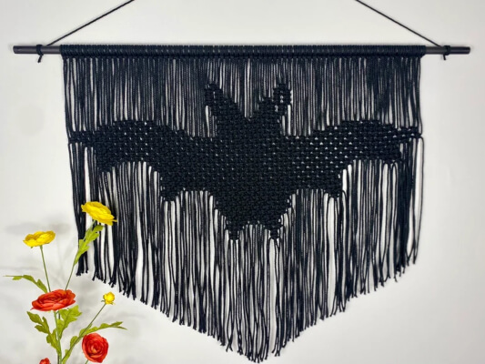 Macrame Bat Pattern from TheKnottyOtterCrafts