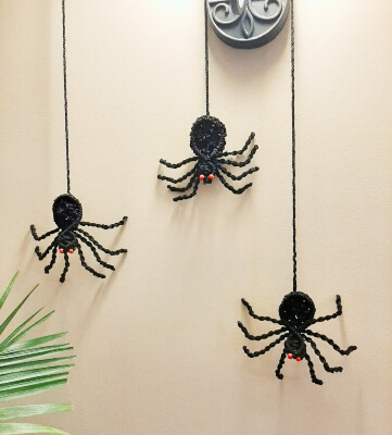 The easiest Macrame spider DIY Outdoor Halloween Decoration from SandysTextileStudio