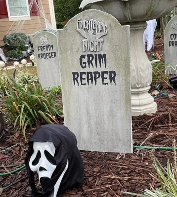 Tombstone DIY Halloween Yard Decoration from RedWoodBarnCrafts