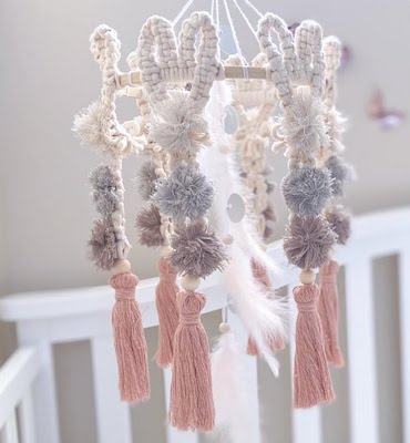 DIY Bunny Macrame Mobile por Bochiknot Macrame