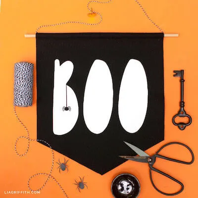 12 Halloween Felt Crafts 9 Boo Banner Halloween Felt Craft by Lia Griffith