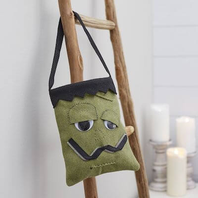 Monster Tote Halloween Craft by Yarnspirations