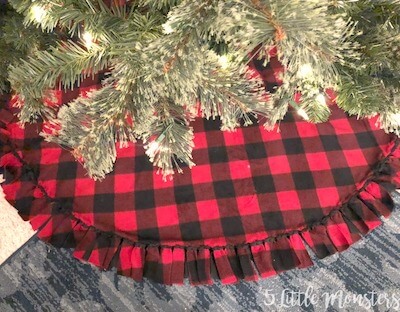 Easy Fleece Christmas Tree Skirt Pattern by 5 Little Monsters