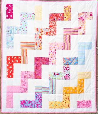 Easy Zig Zag Quilt Pattern by Scattered Thoughts Of A Crafty Mom