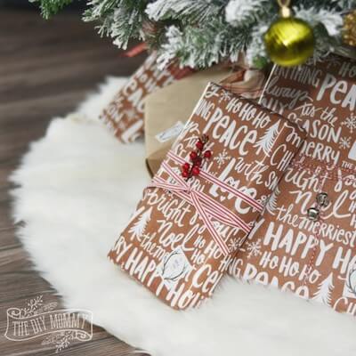Faux Fur Christmas Tree Skirt Pattern by The DIY Mommy