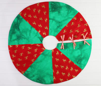 Free Christmas Tree Skirt Pattern by Blog Treasurie 