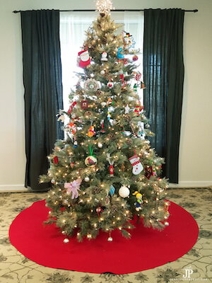 Giant DIY Christmas Tree Skirt by Smart Fun DIY