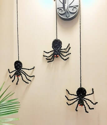 Macrame Spider Pattern by Sandy's Textile Studio