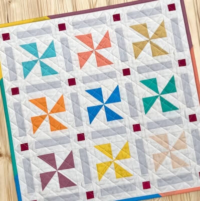 Pinwheels Galore Mini Quilt Pattern de Monday Morning Designs