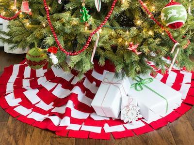 Sunburst Christmas Tree Skirt Pattern by HGTV