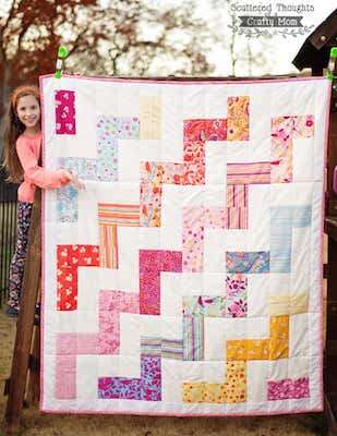 Free Zig Zag Quilt Pattern by Scattered Thoughts Of A Crafty Mom