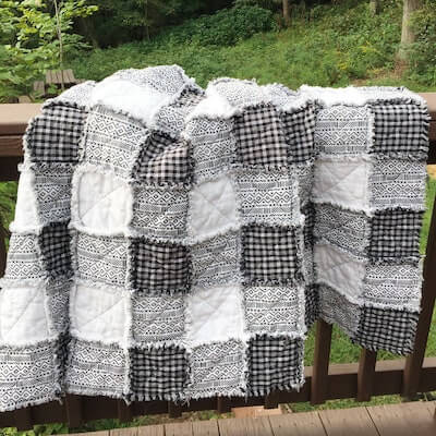 Gala Gingham Rag Quilt Pattern by Jubilee Creatives