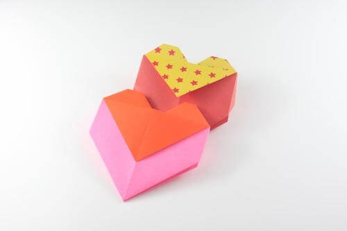 Cómo hacer un sobre de corazón de origami por Origami Japón