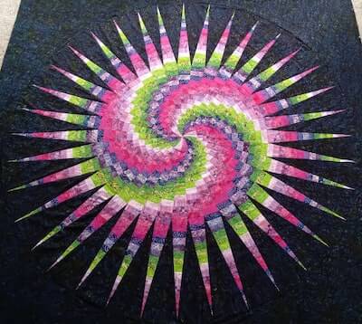 Patrón de edredón Bargello en espiral que desaparece de Koontzs Hand Quilting