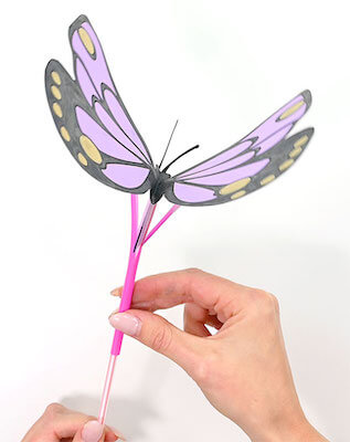 Mariposa aleteando artesanalmente por One Little Project