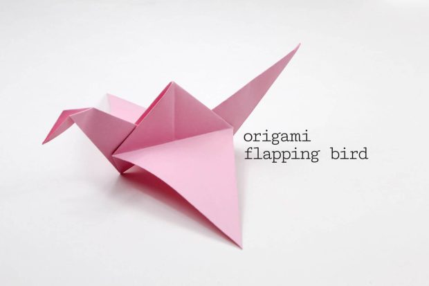 Tutorial de aleteo de pájaros de origami por The Spruce Crafts