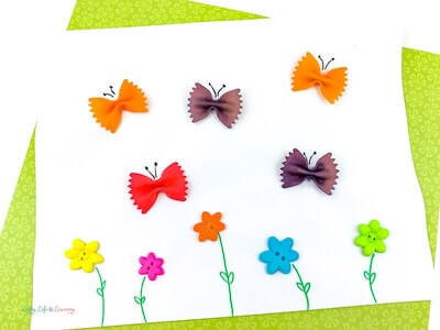 Artesanía de pasta con mariposas de Living Life & Learning