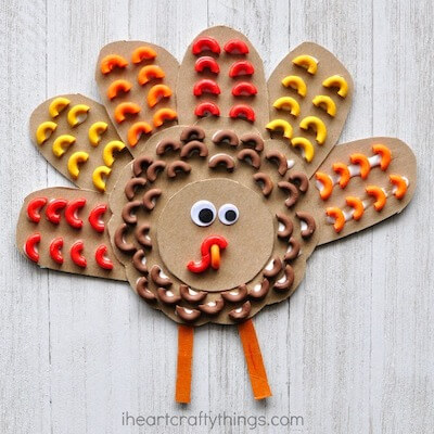 Elbow Macaroni Turkey Craft by I Heart Crafty Things