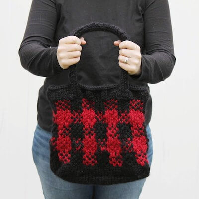 Plaid Tote Bag Knitting Pattern by Crafts By Sarah Liz