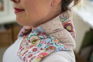 DIY Heating Pad For Shoulders And Neck by Sew Can She