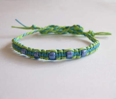 Beginners Knotted Bracelet Tutorials by Knotonlyknots