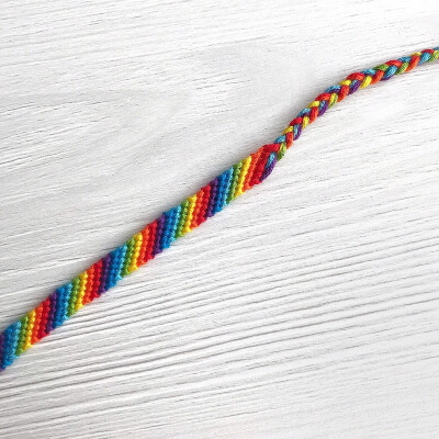 DIY Friendship String Bracelet Pattern from GrannysPatternsPDF