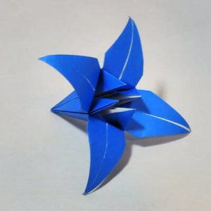Origami Iris Flower by Jessie At Home