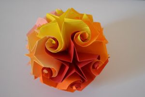 Origami Star Curler Tutorial by Clara's Paper Garden