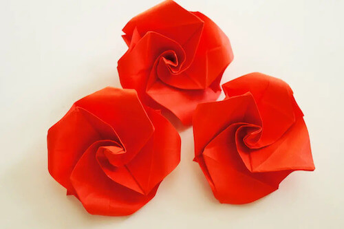 Easy Origami Rose de Christine's Crafts